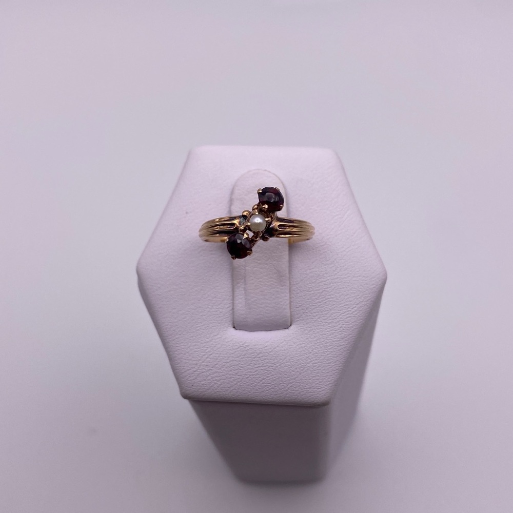 Vintage 14k rose gold Pearl and garnet ring